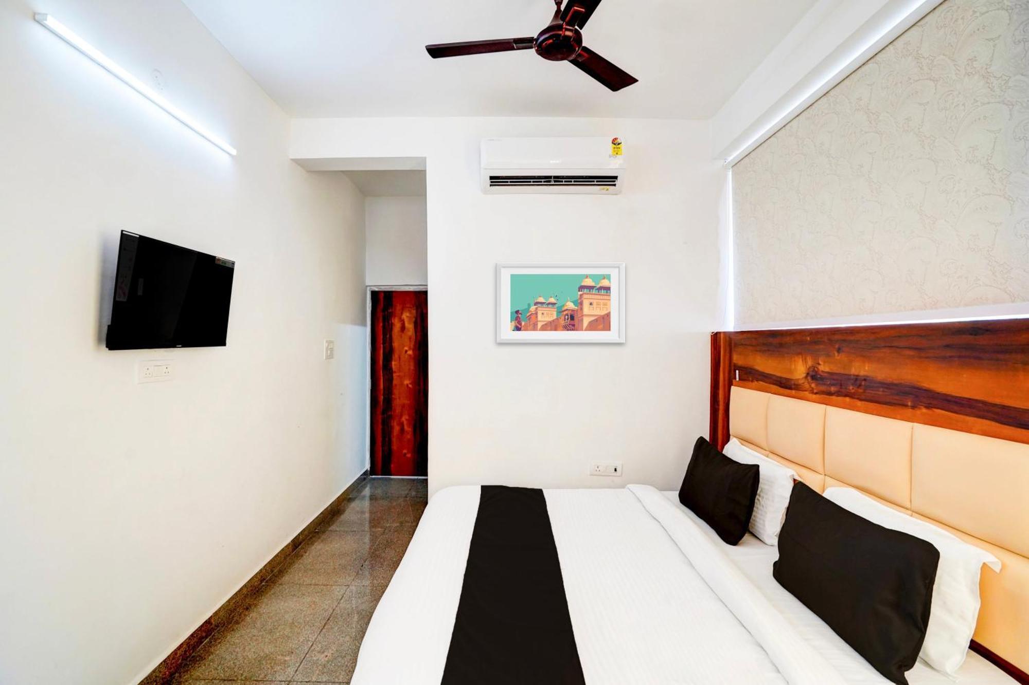 Hotel Collection O Apple Tree Noida Exteriér fotografie
