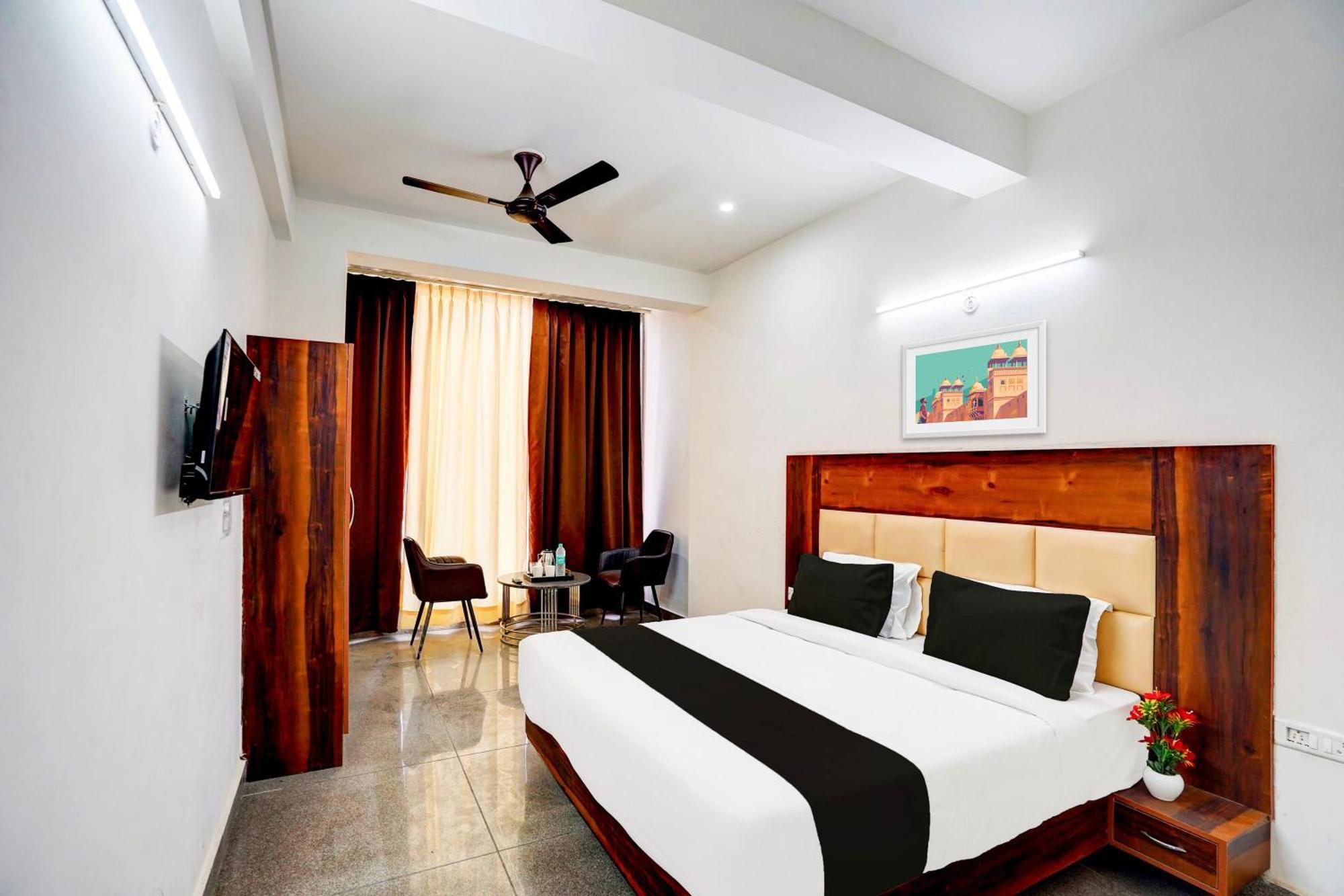 Hotel Collection O Apple Tree Noida Exteriér fotografie